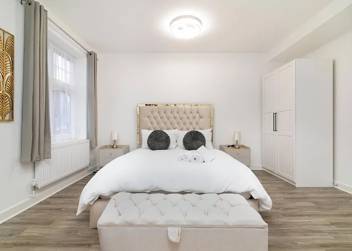 London 1 Bedroom Flat 5 Min From Station!