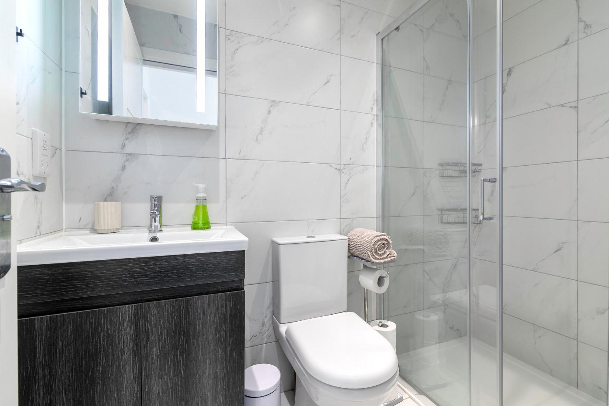 London 1 Bedroom Flat 5 Min From Station! *